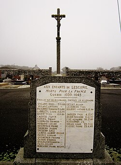250px-360_Monument_aux_morts_Lesconil