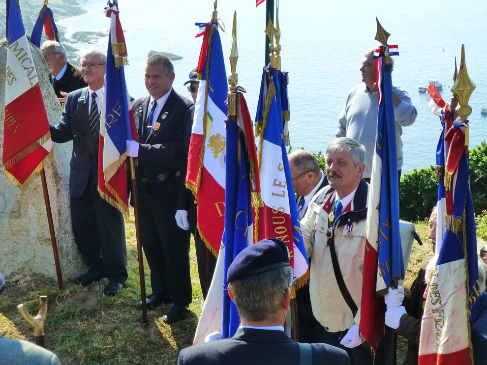 Porte Drapeau ANACR.JPG